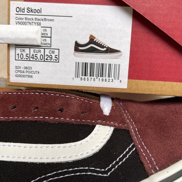 Vans Men’s Old Skool
Color Block Black/Brown
VN0007NTYS8
Sneakers - Picture 16 of 16